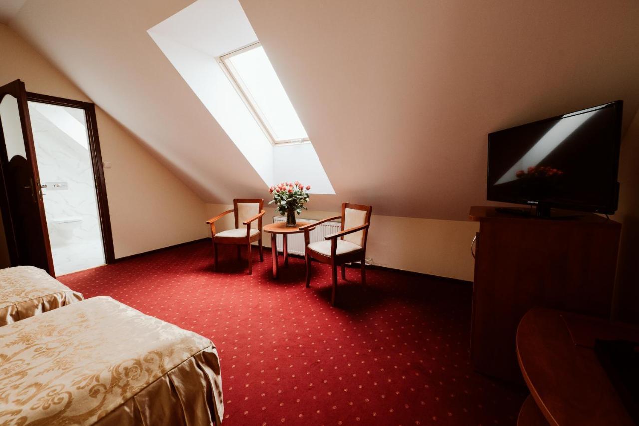 Hotel Groman Sekocin Exteriör bild