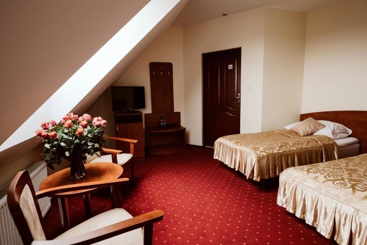 Hotel Groman Sekocin Exteriör bild